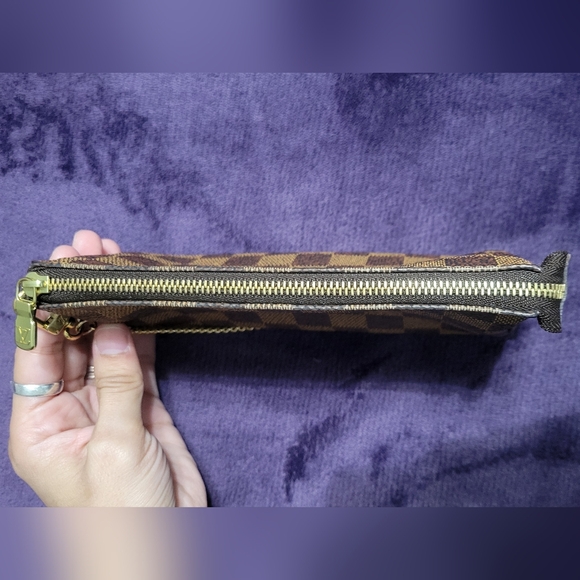 Louis Vuitton Bucket Pochette in Damier Ebene - Picture 2 of 12